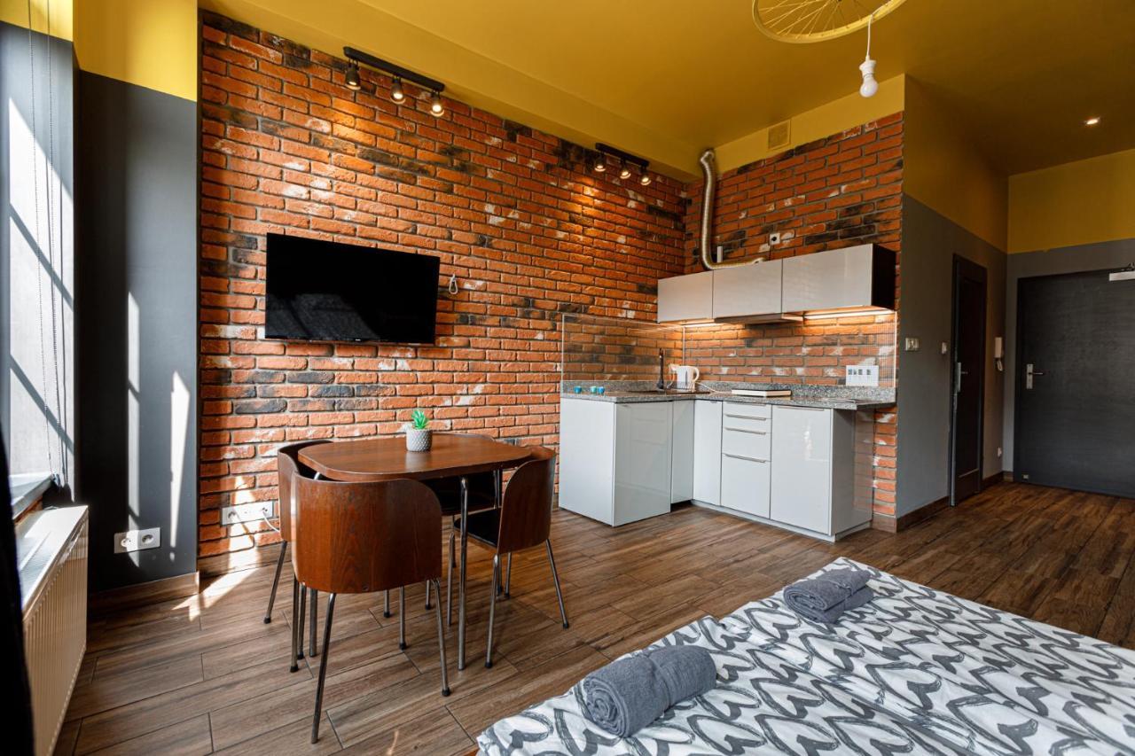 Golden Apartments&K28 *